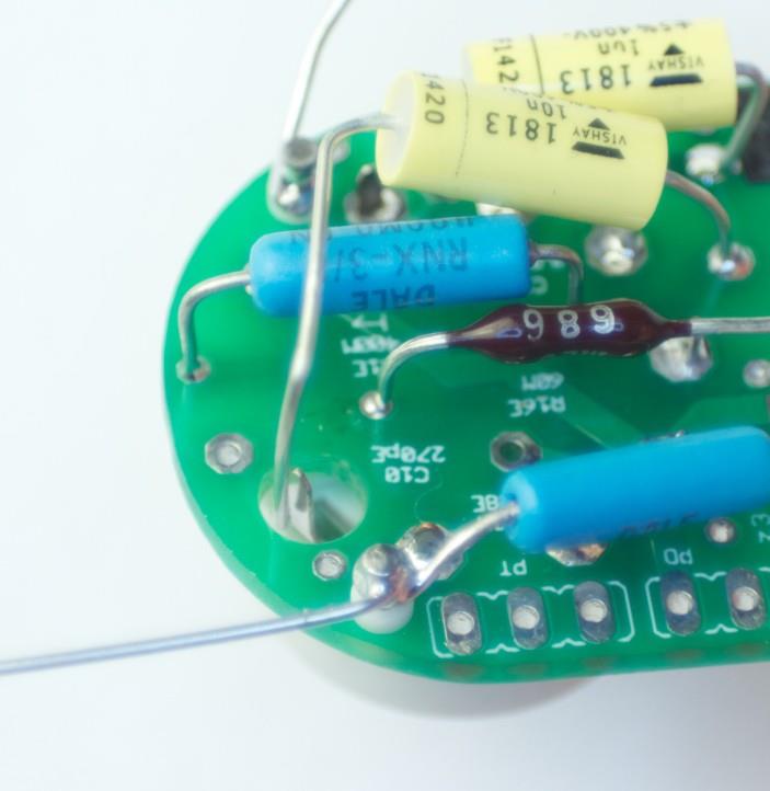 Soldering the gate pin of the EF86 tube socket