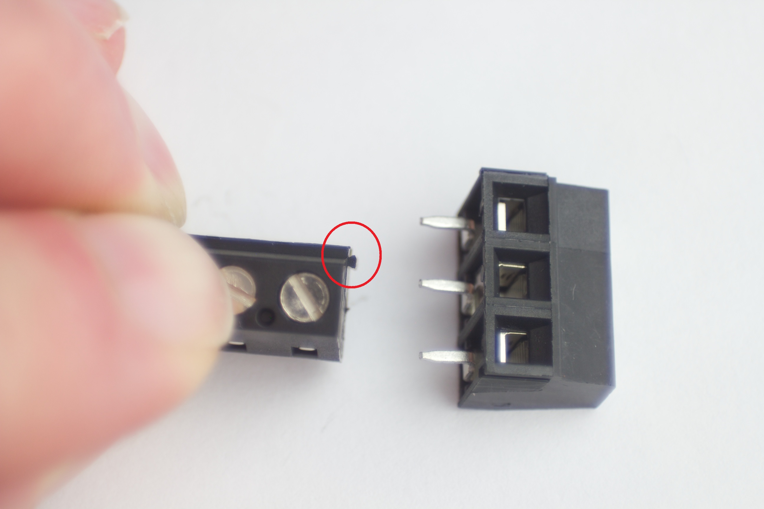 Connector dovetail interlock feature highlighted